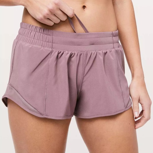 lululemon athletica Pants - Lululemon Hotty Hot Shorts LR rare Figue Light Purple Mesh Reflective 6 Small